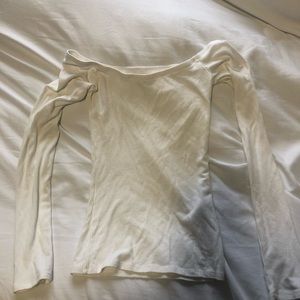 Off the shoulder Hollister top
